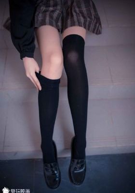 bbw撒尿间谍女厕hd_老版国语字幕